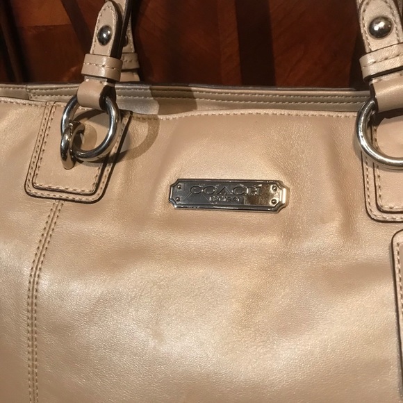 Coach Large Women’s Tote - Picture 4 of 7